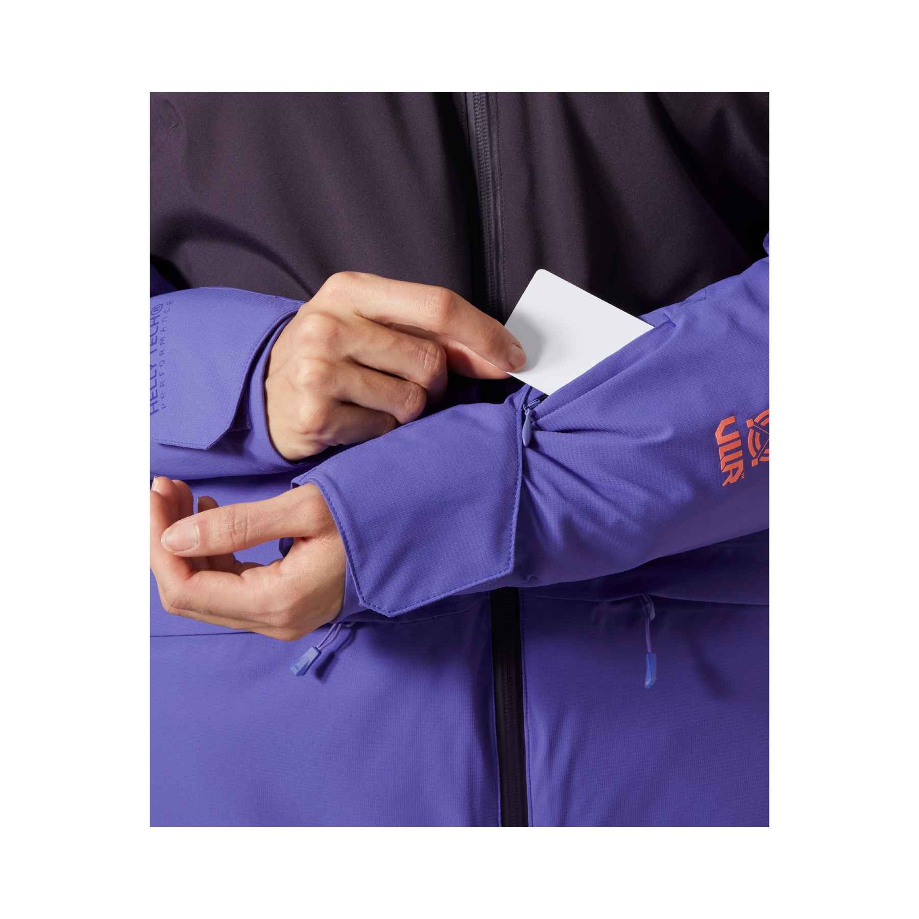 Helly Hansen W Powchaser 2.0 Jacket in Black Grape