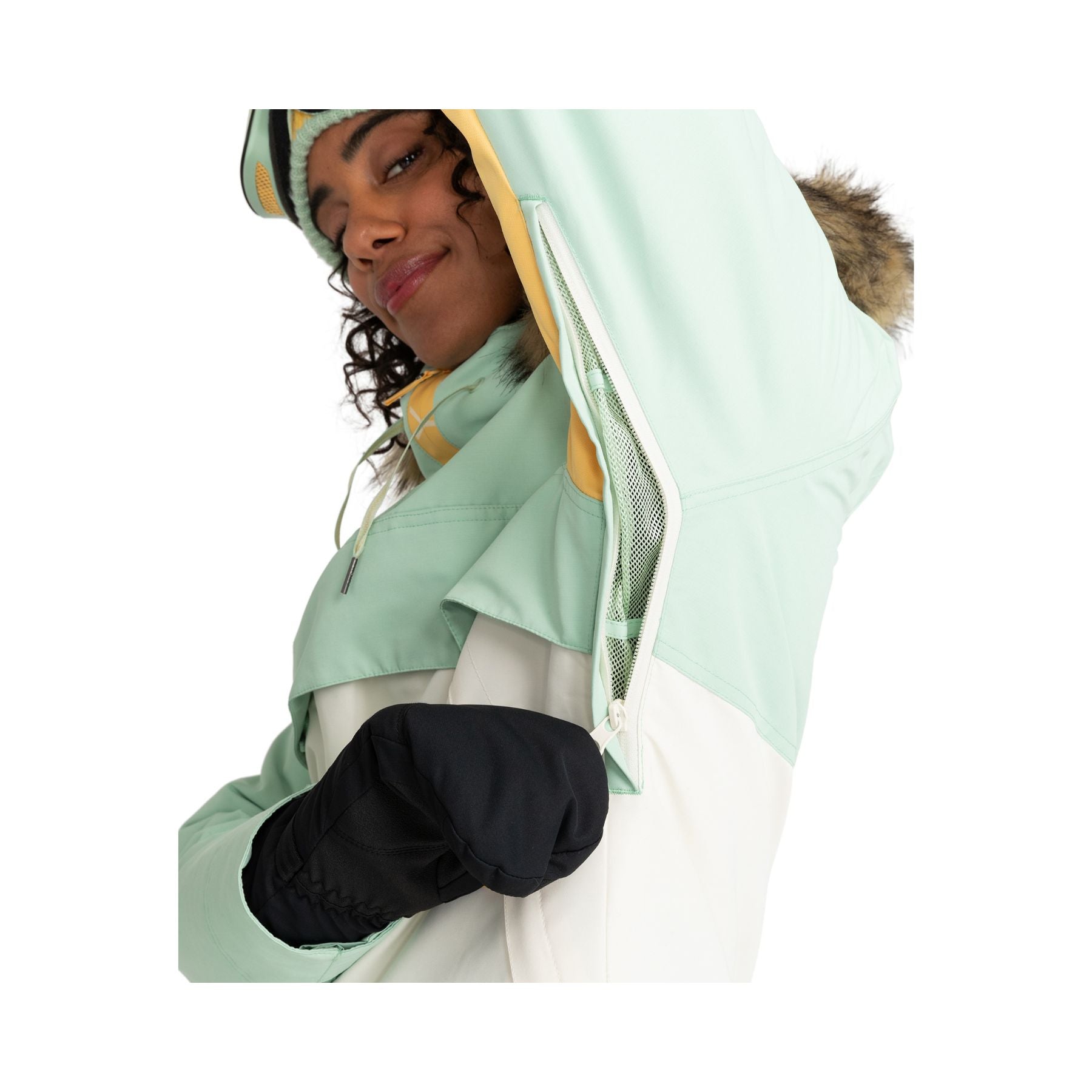 Roxy Shelter Jacket in Cameo Green