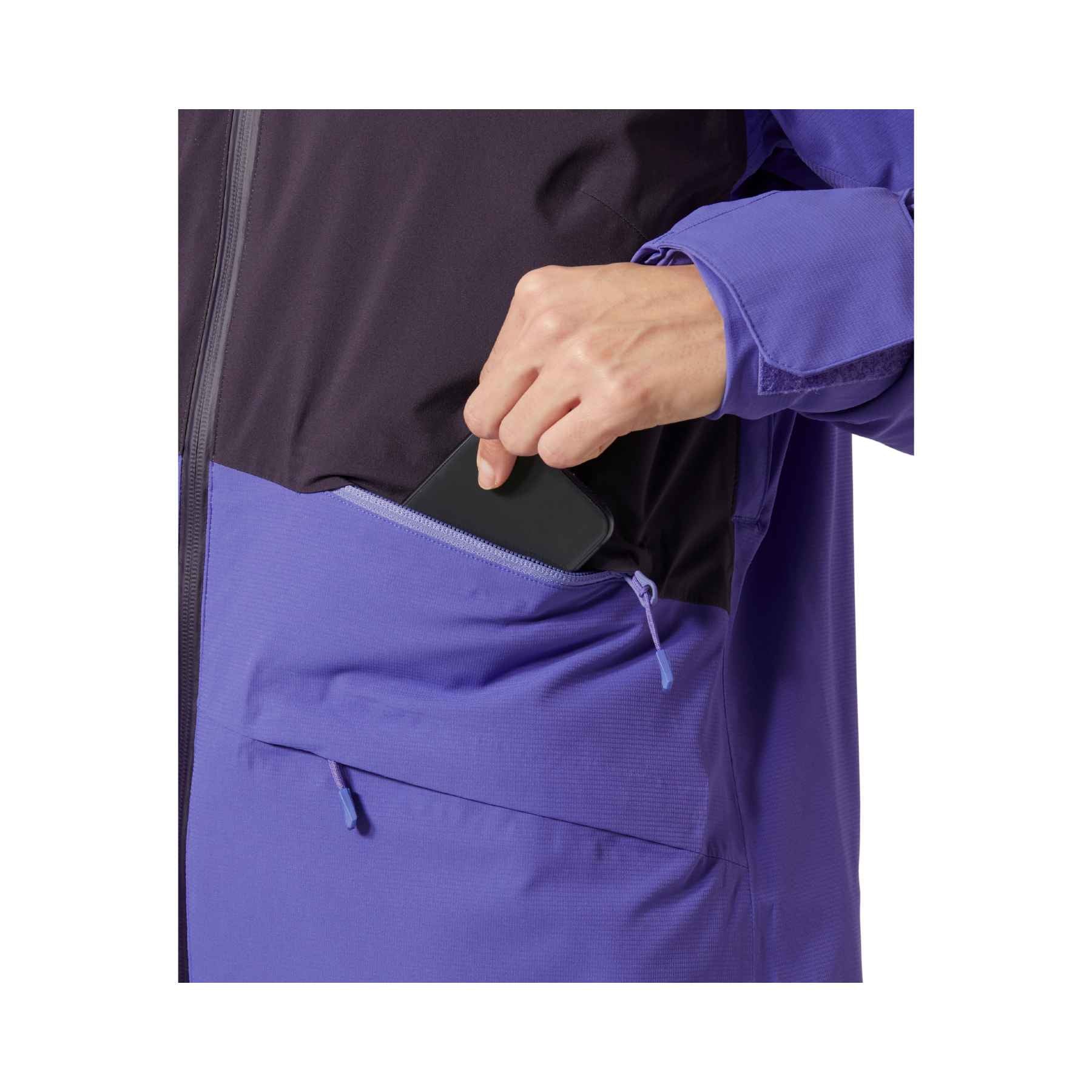 Helly Hansen W Powchaser 2.0 Jacket in Black Grape